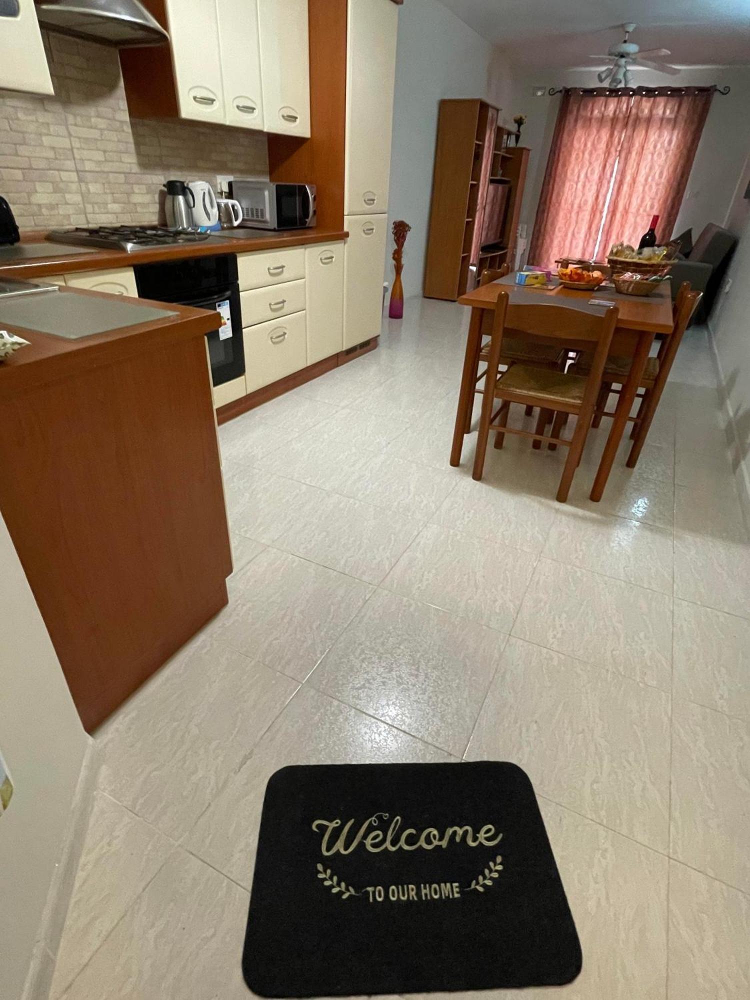 Regent Court - 3 Bedroom Apartment Within Walking Distance From Seafront San Pawl il-Baħar Kültér fotó